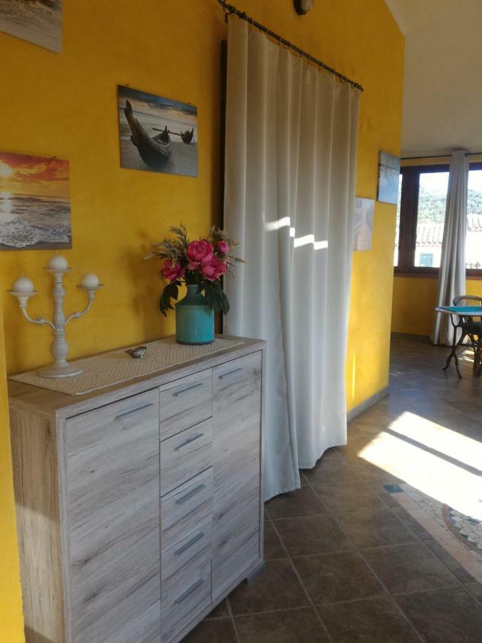 Casa Di Rosa Leilighet Chia Eksteriør bilde